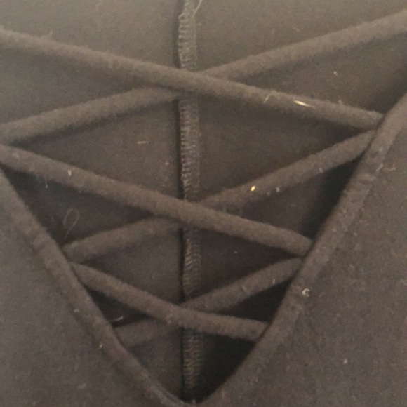 Black long sleeve cross cross chest. Ecoté size medium - Picture 5 of 5
